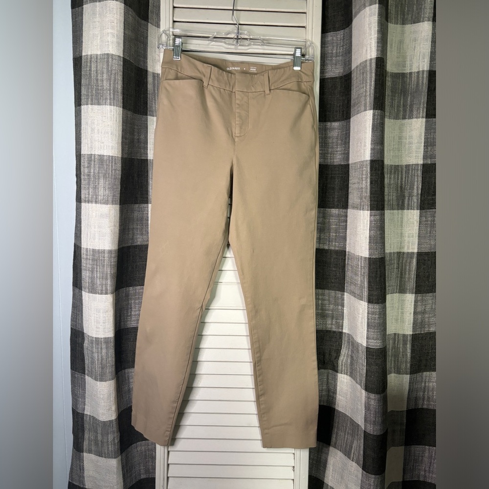 Old Navy Pixie sz 4 Ankle Pant